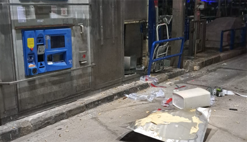 Ordigno, soldi e fuga: ladri a segno nel casello autostradale di Mottola