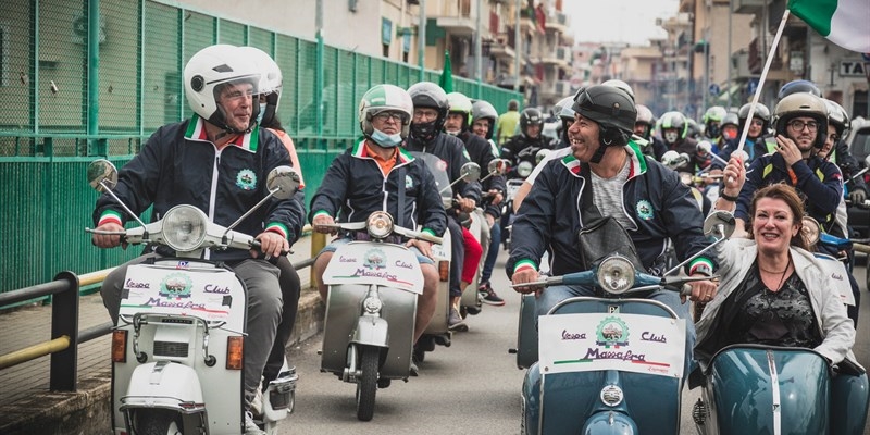Raduno di Vespa Raduno di Vespa