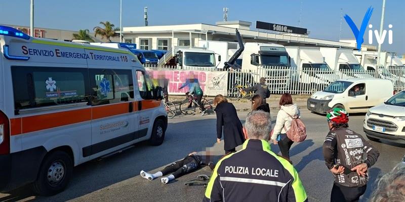Paura sulla statale 7: ciclista investito all'incrocio per via Ferrara