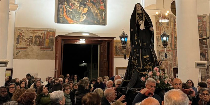 In cammino con la Madonna Addolorata In cammino con la Madonna Addolorata