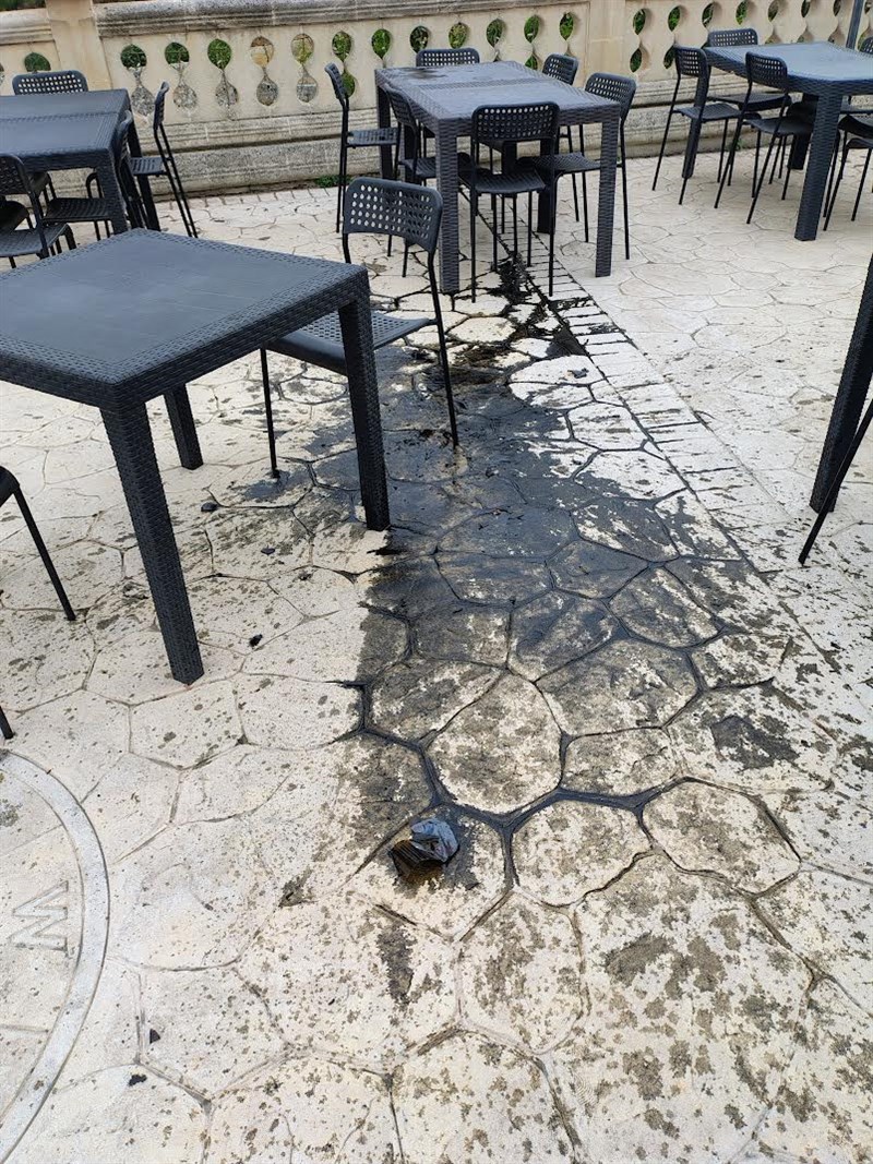 vandali in azione a Fontana Fanelli