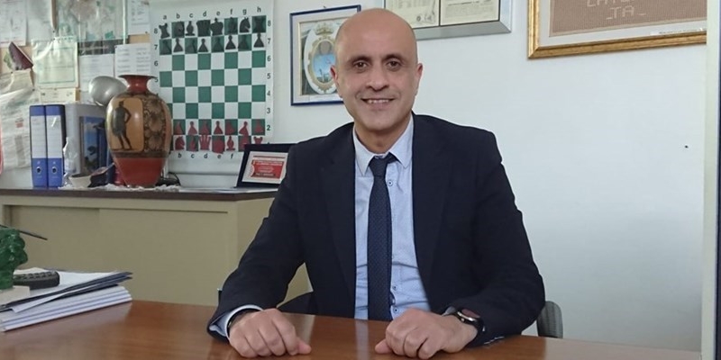 Il dirigente scolastico Fabio Grimaldi Il dirigente scolastico Fabio Grimaldi