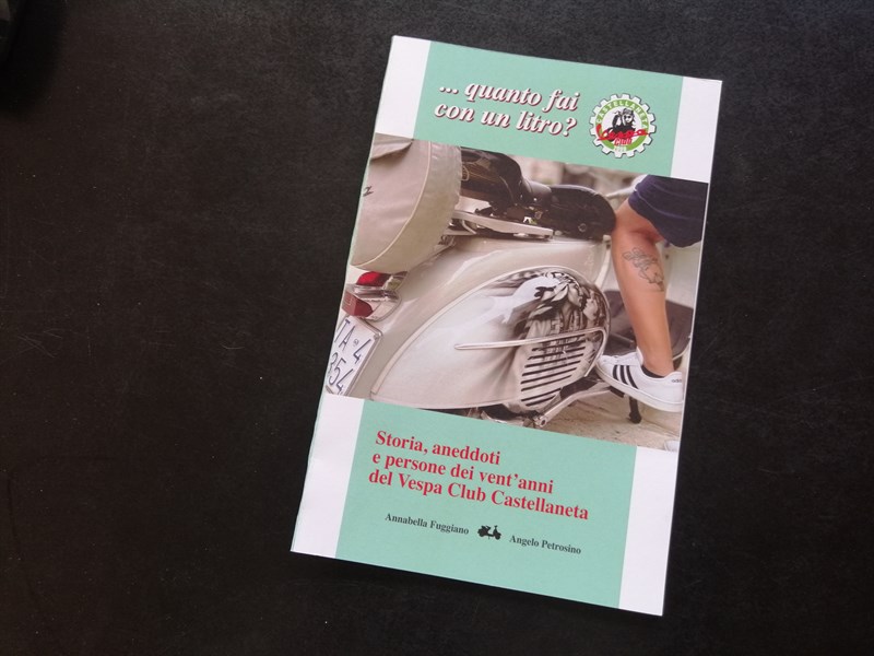 La copertina del libro sui 20 anni del Vespa Club Castellaneta