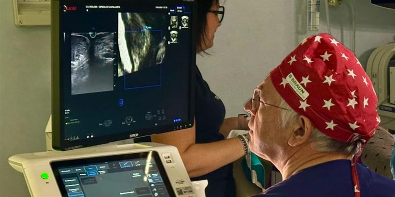 Il dottor Di Lena a lavoro Il dottor Di Lena a lavoro