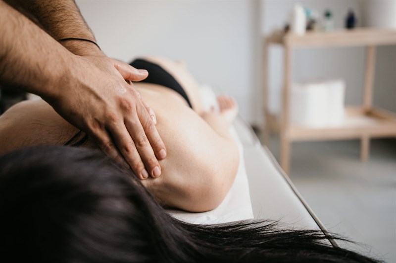 Metodo Cervicalmente: Alma Massaggi rivoluziona il trattamento del mal di testa e del mal di schiena