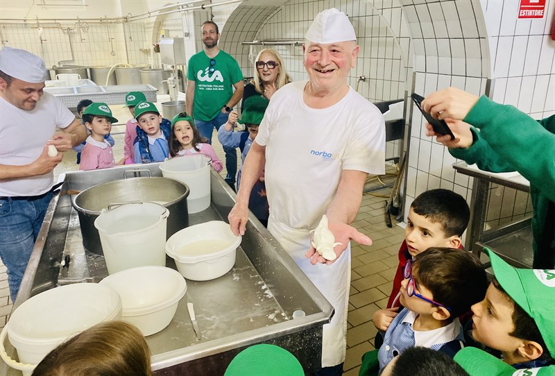 Latte e derivati, dal pascolo al piatto: prosegue “Scuola in Fattoria”