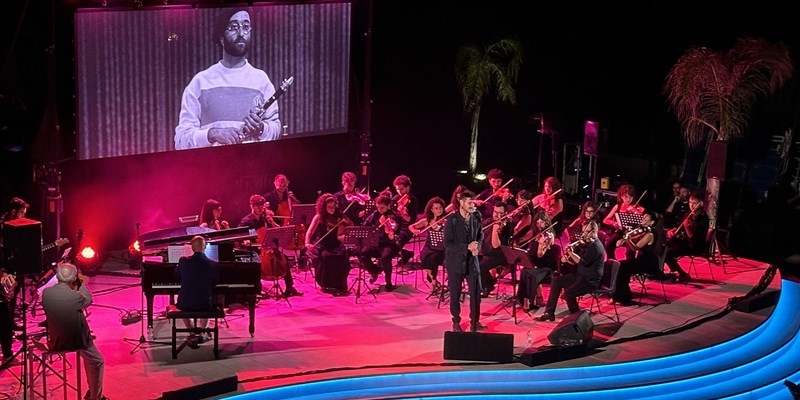 Standing ovation al “Mon Rêve Summer Festival 2025” per lo spettacolo “Cosa direbbe Lucio”