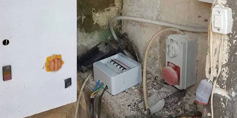 Il furto di energia elettrica Il furto di energia elettrica