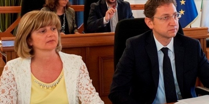 Il sindaco Fabrizio Quarto e l’assessore Maria Rosaria Guglielmi Il sindaco Fabrizio Quarto e l’assessore Maria Rosaria Guglielmi