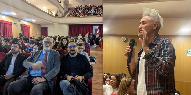 L'iniziativa con il professore Vincenzo Schettini L'iniziativa con il professore Vincenzo Schettini