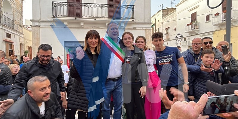 Giuseppe Gasparre esulta: è il nuovo sindaco di Palagianello Giuseppe Gasparre esulta: è il nuovo sindaco di Palagianello