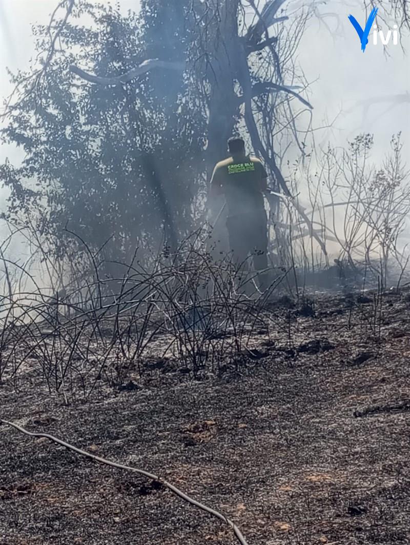 Fiamme in contrada Gaudella: canadair in azione