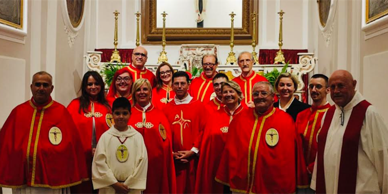 La confraternita del Santissimo Crocifisso La confraternita del Santissimo Crocifisso