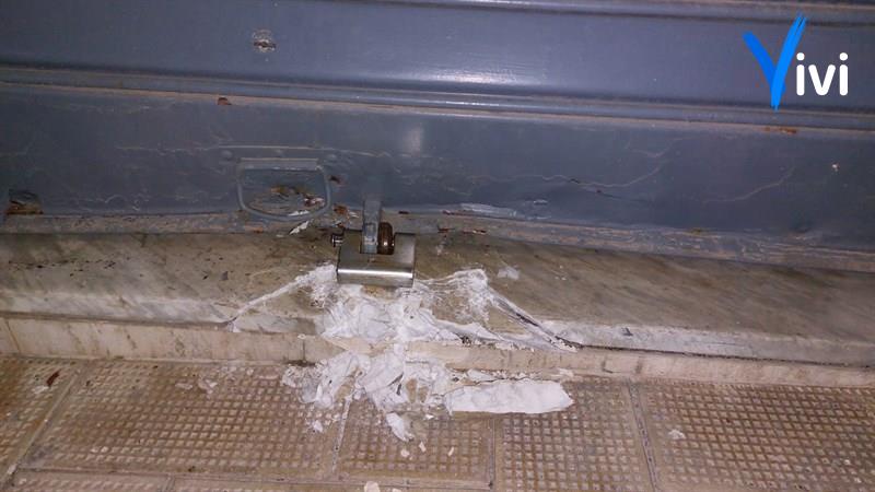 Fiamma ossidrica e vetri infranti: maxi furto in profumeria