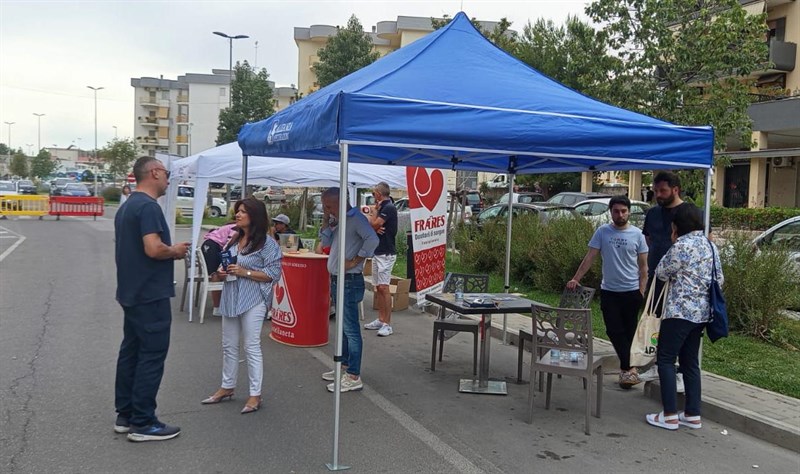 Gli stand presenti in via San Francesco