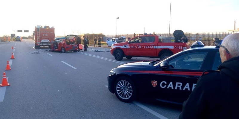 Un'altra domenica di sangue: scontro mortale sulla statale 100