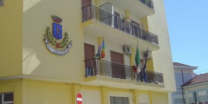 Il municipio di Palagiano Il municipio di Palagiano