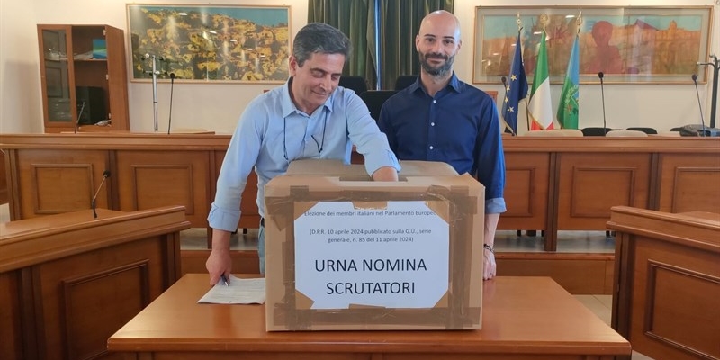 Il sorteggio per la nomina degli scrutatori Il sorteggio per la nomina degli scrutatori