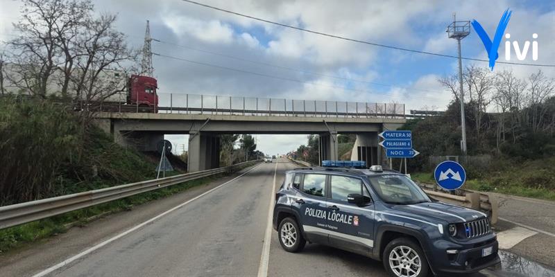 Camion in panne sulla statale: traffico in tilt