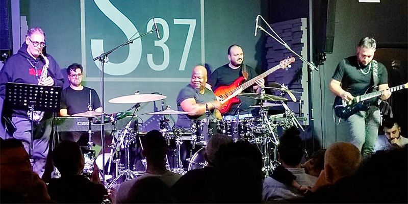 Un ponte tra Mottola e il firmamento del jazz: Gianni Laterza sul palco con Chris Coleman