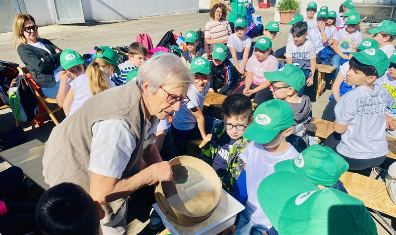 “Scuola in Fattoria”, a “Masserie Amodio” la lezione ha il sapore di libertà