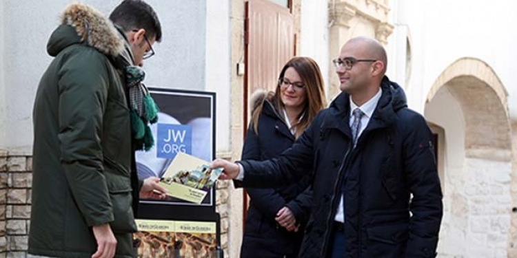 In migliaia anche da Taranto e provincia per la campagna mondiale dei Testimoni di Geova