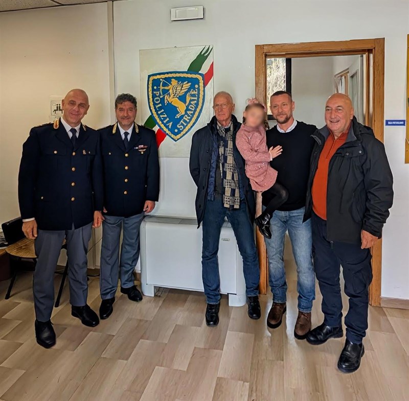 donata una tela alla sottosezione di Palagiano