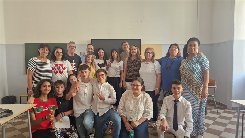 ViVissimi auguri agli alunni della 3^ D del plesso De Amicis di Castellaneta Marina