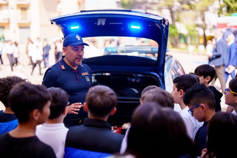 A scuola di sicurezza con il Pullman Azzurro a Mottola