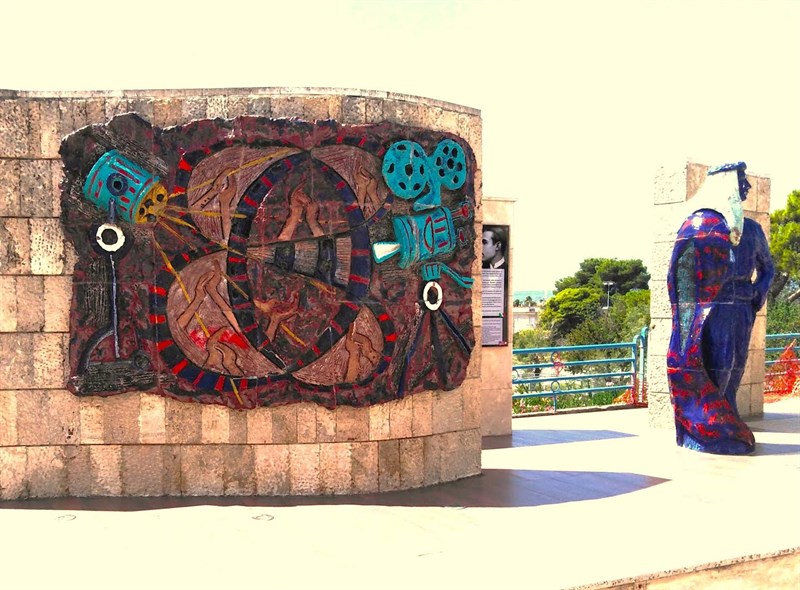 Il monumento a Rodolfo Valentino