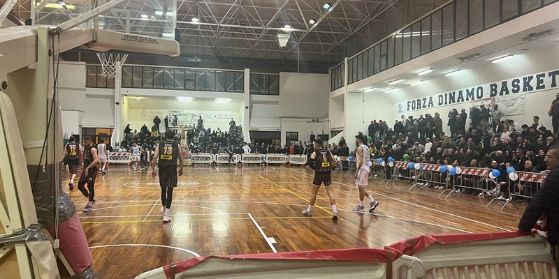 Gara 1 al Palazumbo di Brindisi Gara 1 al Palazumbo di Brindisi