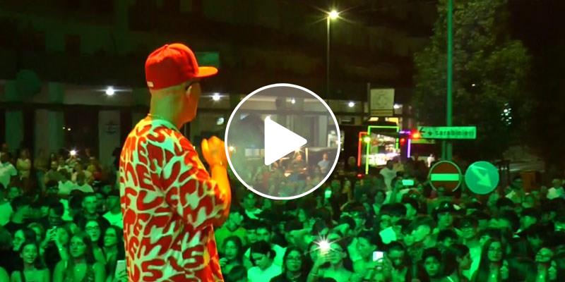 Discoteca in piazza: giovani in festa con il rapper Peppe Soks
