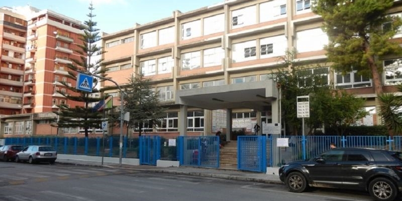 L'istituto scolastico Colombo L'istituto scolastico Colombo