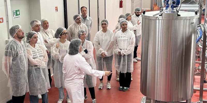 A scuola di melograna: da Napoli studenti universitari stranieri a Castellaneta Marina