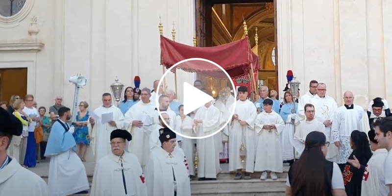 Corpus Domini: Castellaneta in processione