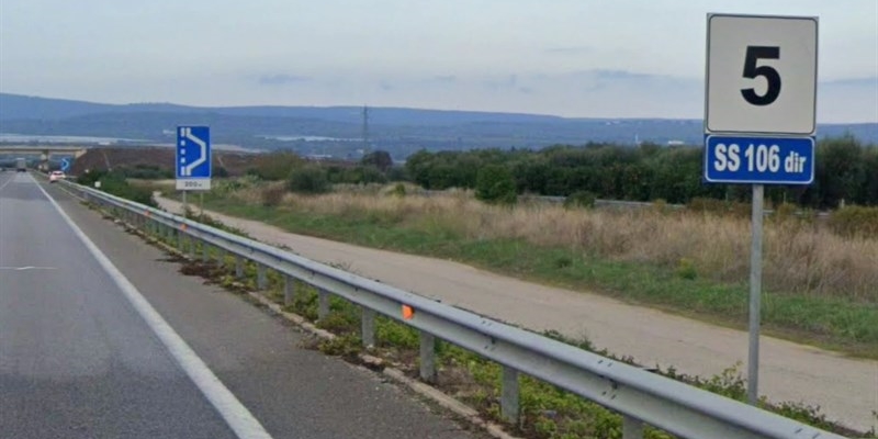 Incidente sulla SS 106 dir: tangenziale bloccata