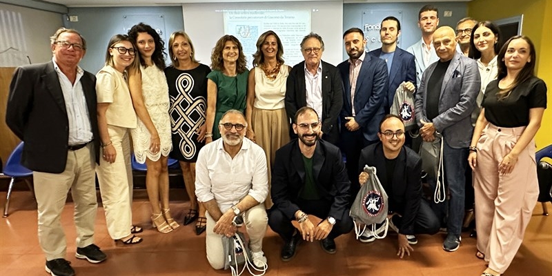 Uno zaino simbolico per i giovani della Scuola Forense
