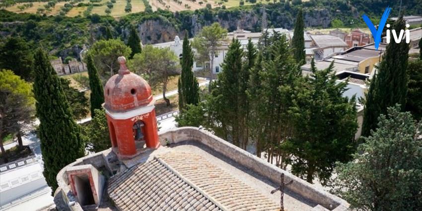 Cimitero visto dall’alto Cimitero visto dall’alto