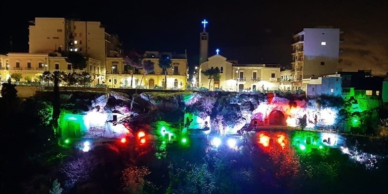 Luminarie natalizie - Foto di repertorio Luminarie natalizie - Foto di repertorio