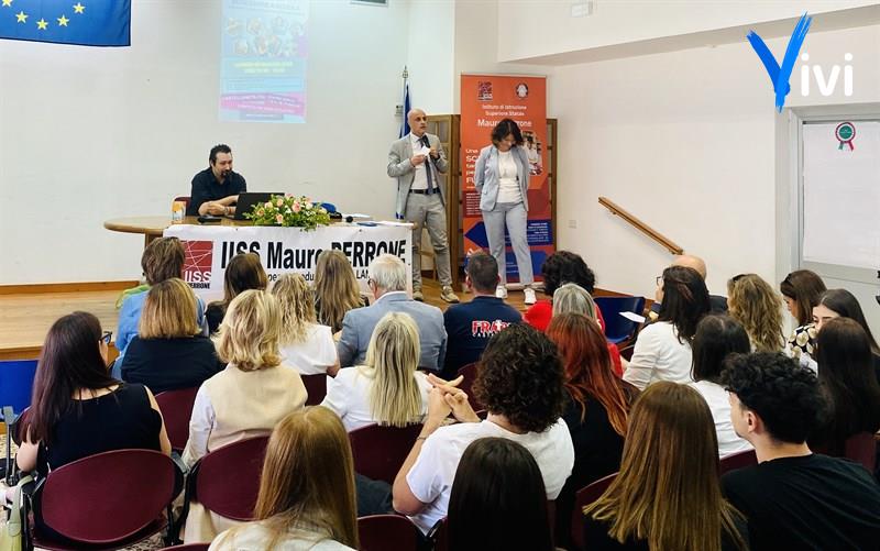 La giornata nel centro servizi del "Mauro Perrone"