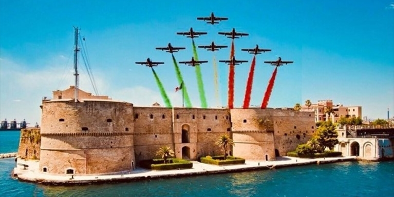Frecce tricolori a Taranto