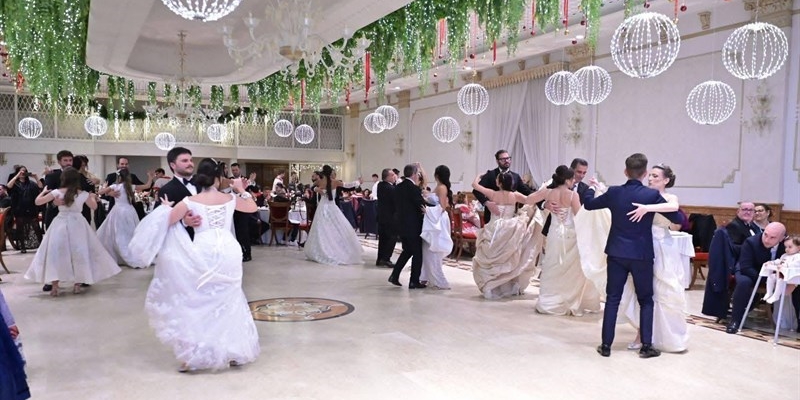 Gran ballo delle debuttanti