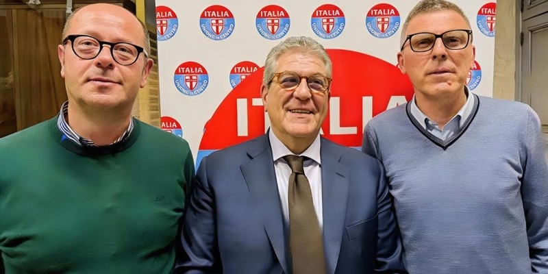 Alla destra di Chiarelli, il vicesindaco di Palagianello Natale Alla destra di Chiarelli, il vicesindaco di Palagianello Natale