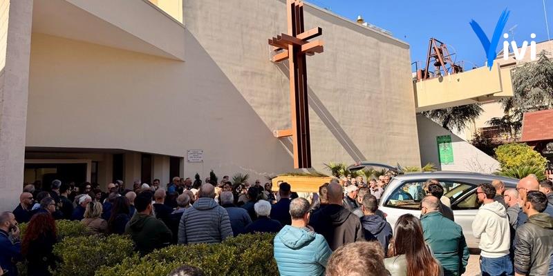 Ultimo saluto a Giuseppe Cofano: Massafra in lutto per l'ex sindaco