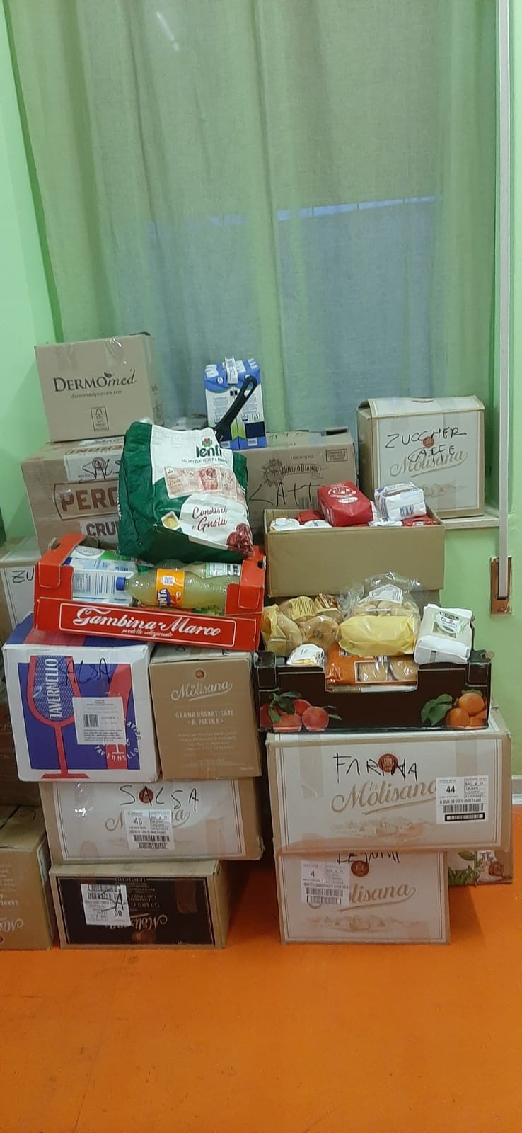 I volontari Caritas parrocchiale San Lorenzo e Gesù Bambino