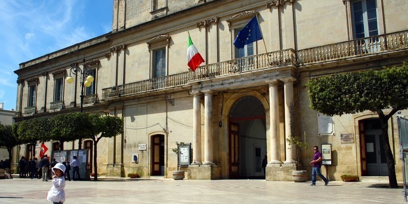 Piazza XX settembre a Mottola 