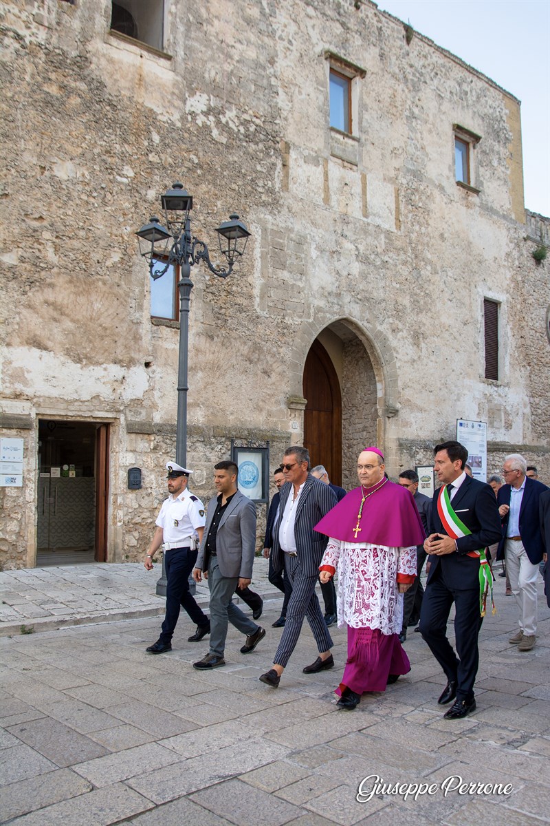 L'ingresso nella vicaria di Laterza di monsignor Sabino Iannuzzi