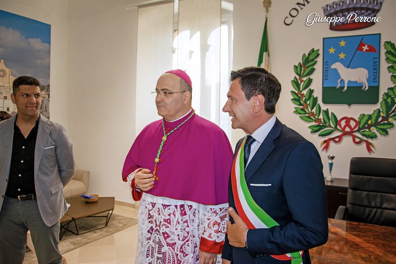 L'ingresso nella vicaria di Laterza di monsignor Sabino Iannuzzi