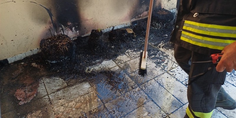Principio d'incendio in un palazzo in via Colonnello Scarano