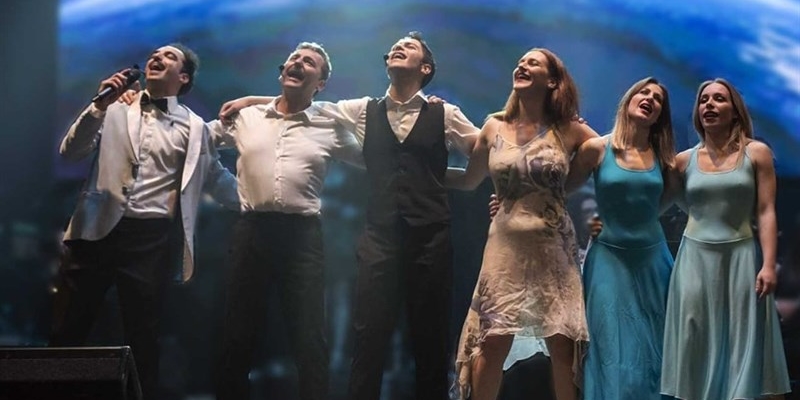 Tra Modugno e il Mediterraneo, uno spettacolo che ritorna sul palco